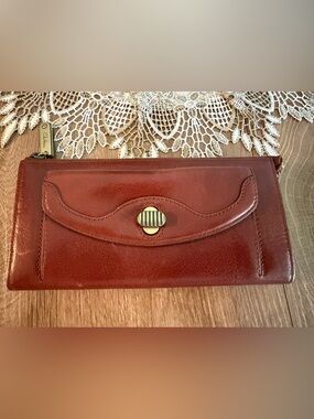Cole Haan Clutch Wallet 16 card slots Outside Turnlock Pocket Rust Leather